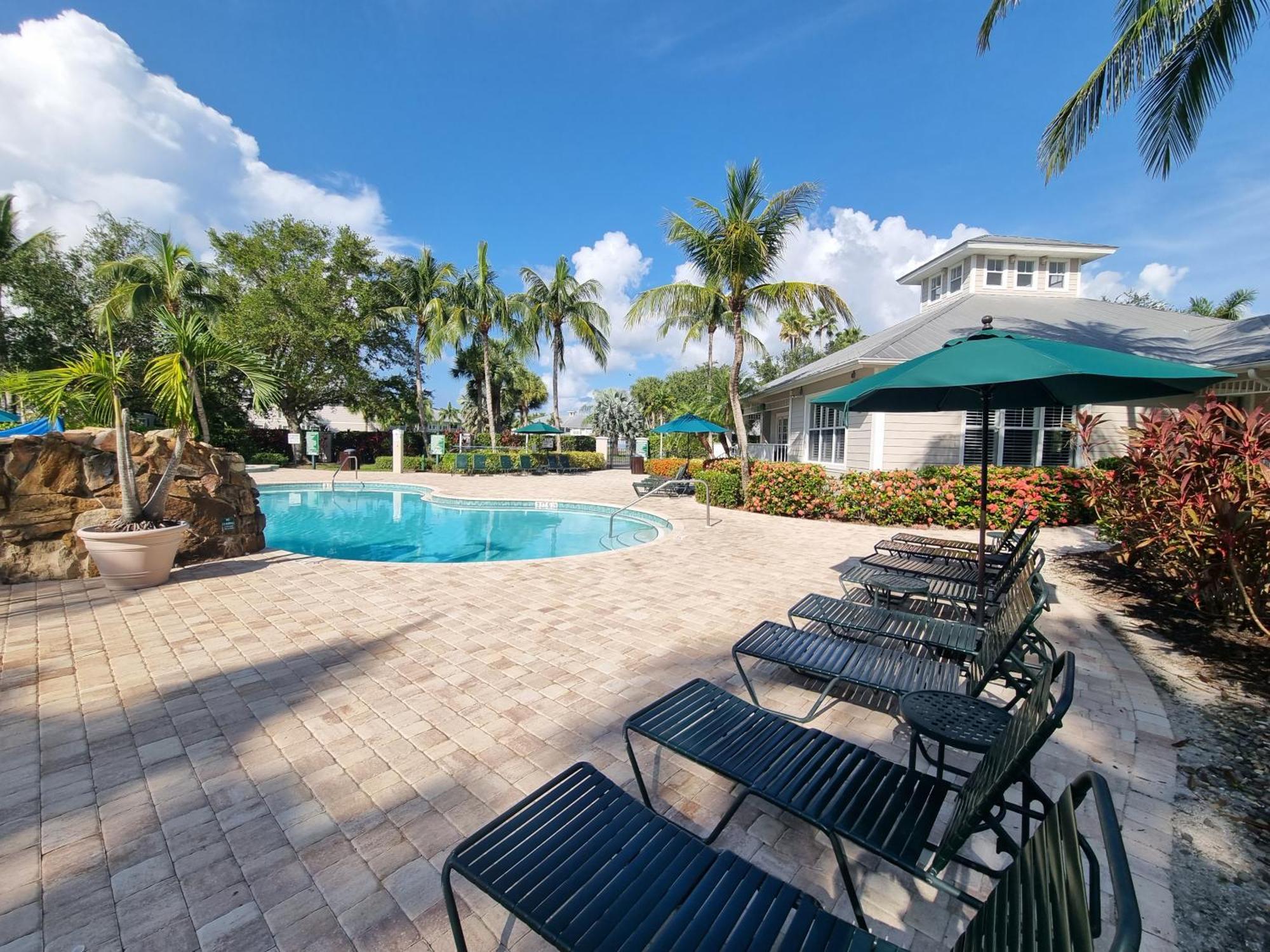 Stunning 2-Bedroom Plus Den Condo In Greenlinks Resort North North Naples Extérieur photo