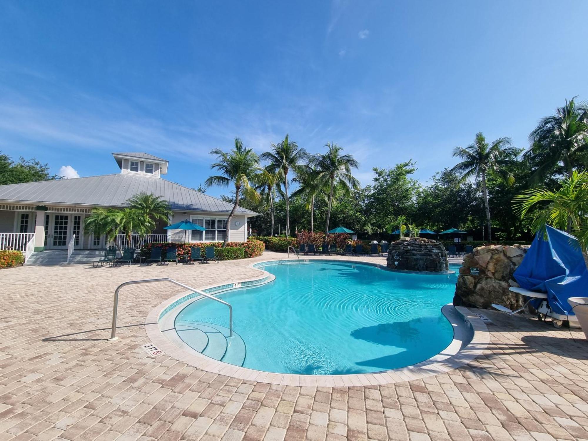 Stunning 2-Bedroom Plus Den Condo In Greenlinks Resort North North Naples Extérieur photo