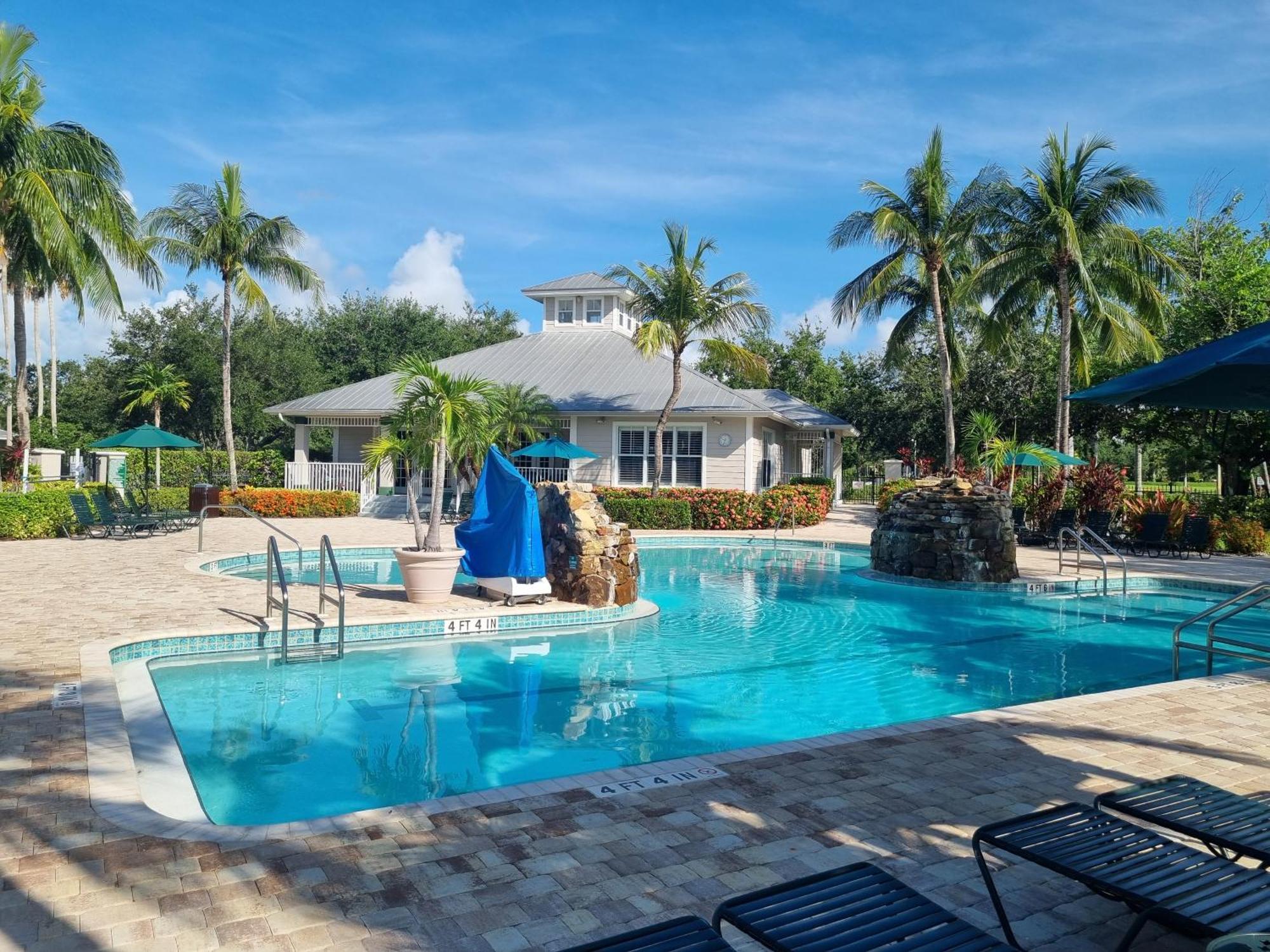 Stunning 2-Bedroom Plus Den Condo In Greenlinks Resort North North Naples Extérieur photo