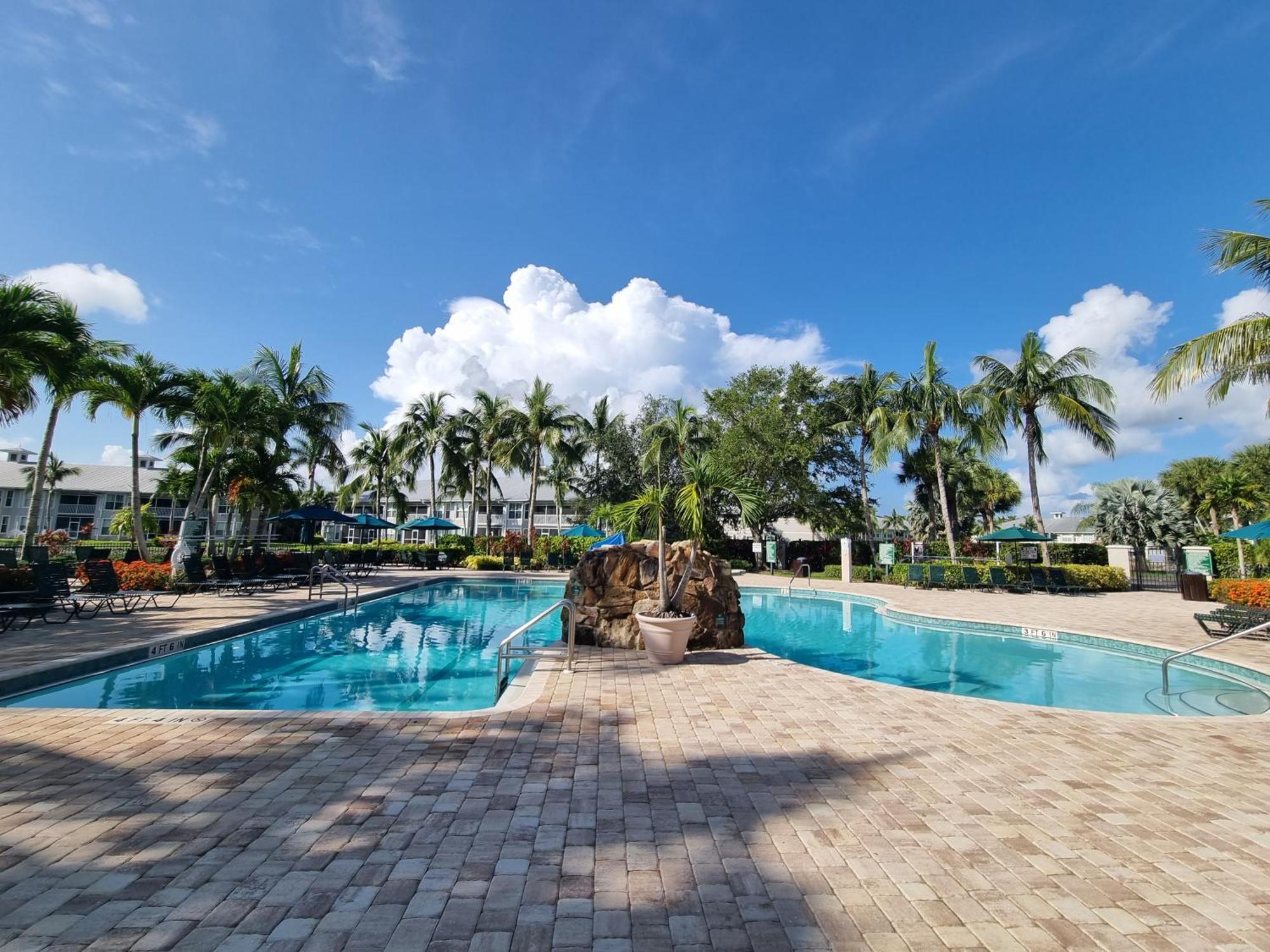 Stunning 2-Bedroom Plus Den Condo In Greenlinks Resort North North Naples Extérieur photo