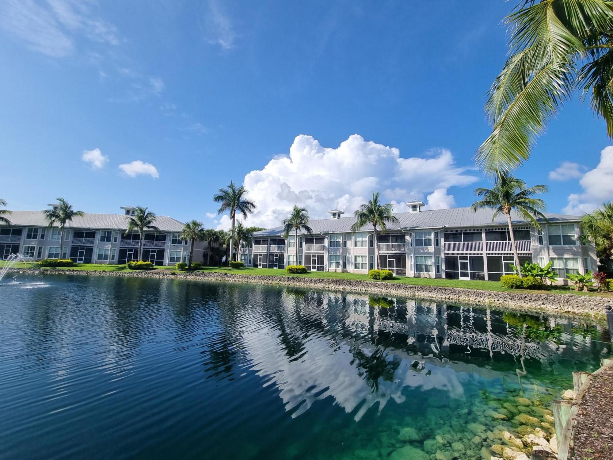 Stunning 2-Bedroom Plus Den Condo In Greenlinks Resort North North Naples Extérieur photo