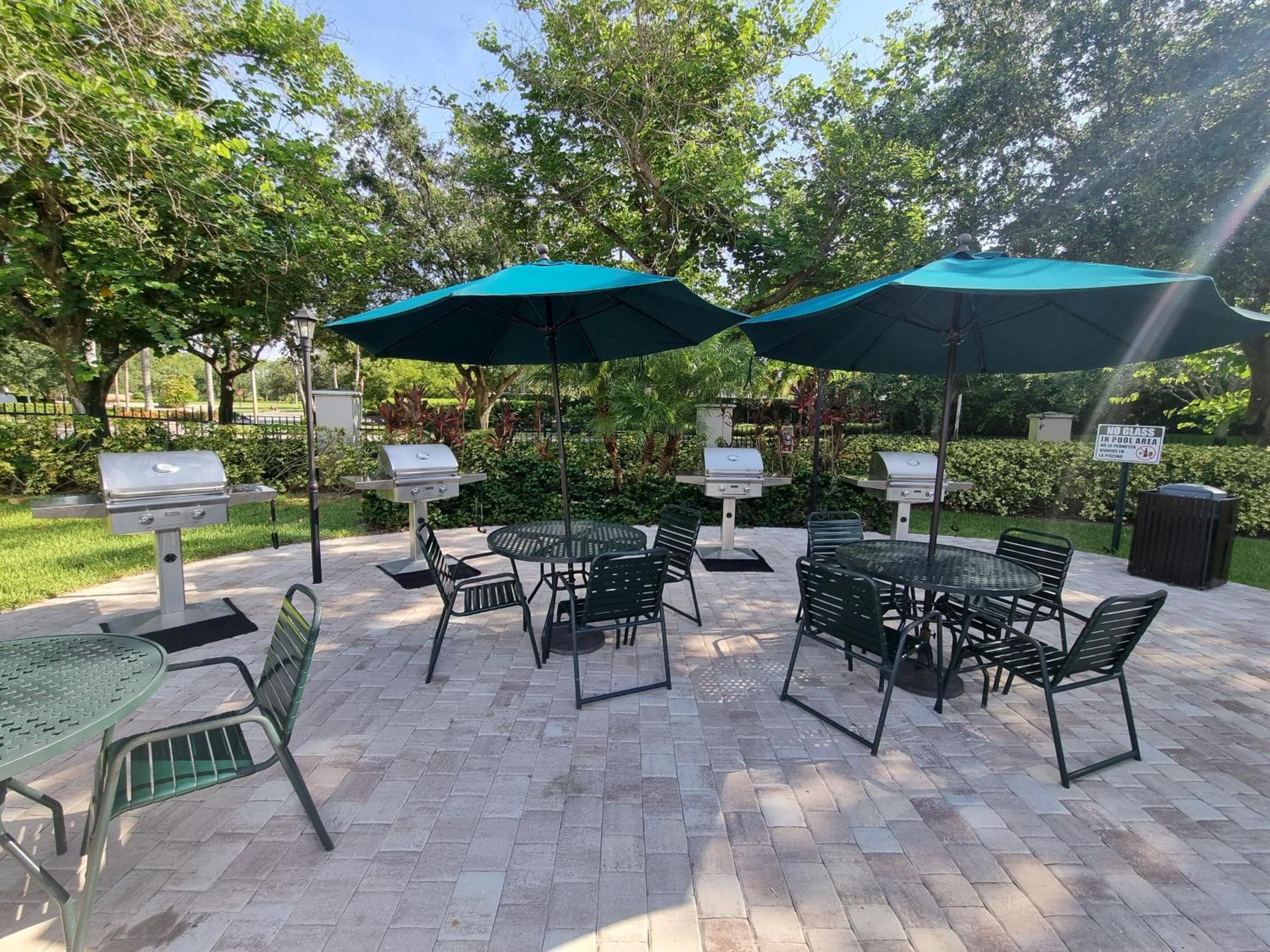 Stunning 2-Bedroom Plus Den Condo In Greenlinks Resort North North Naples Extérieur photo