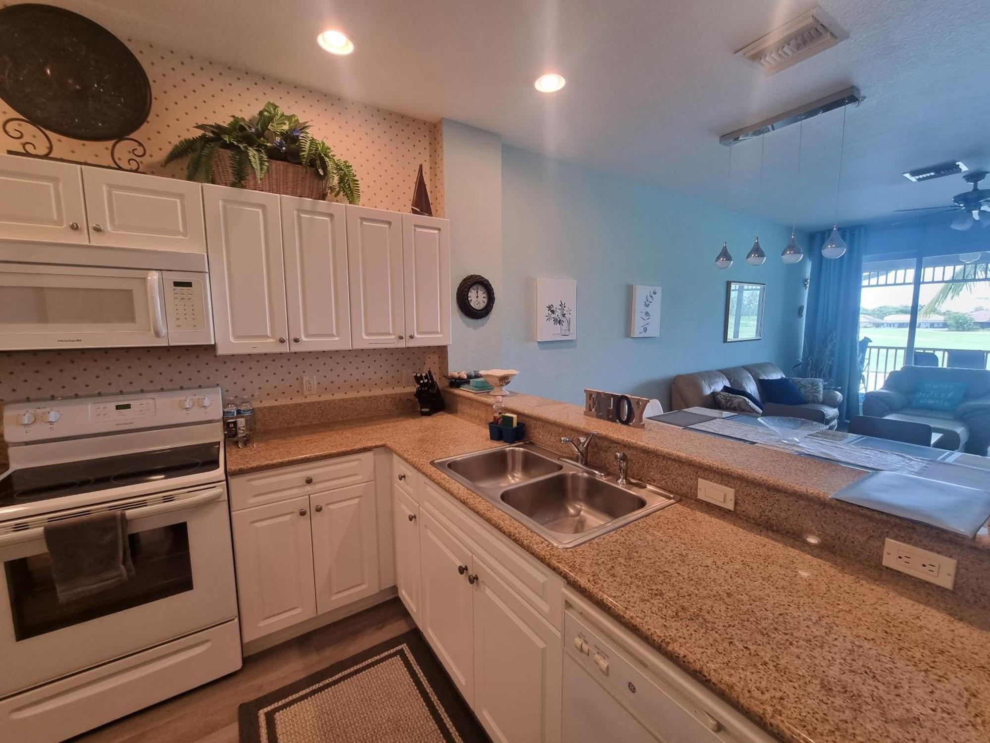 Stunning 2-Bedroom Plus Den Condo In Greenlinks Resort North North Naples Extérieur photo