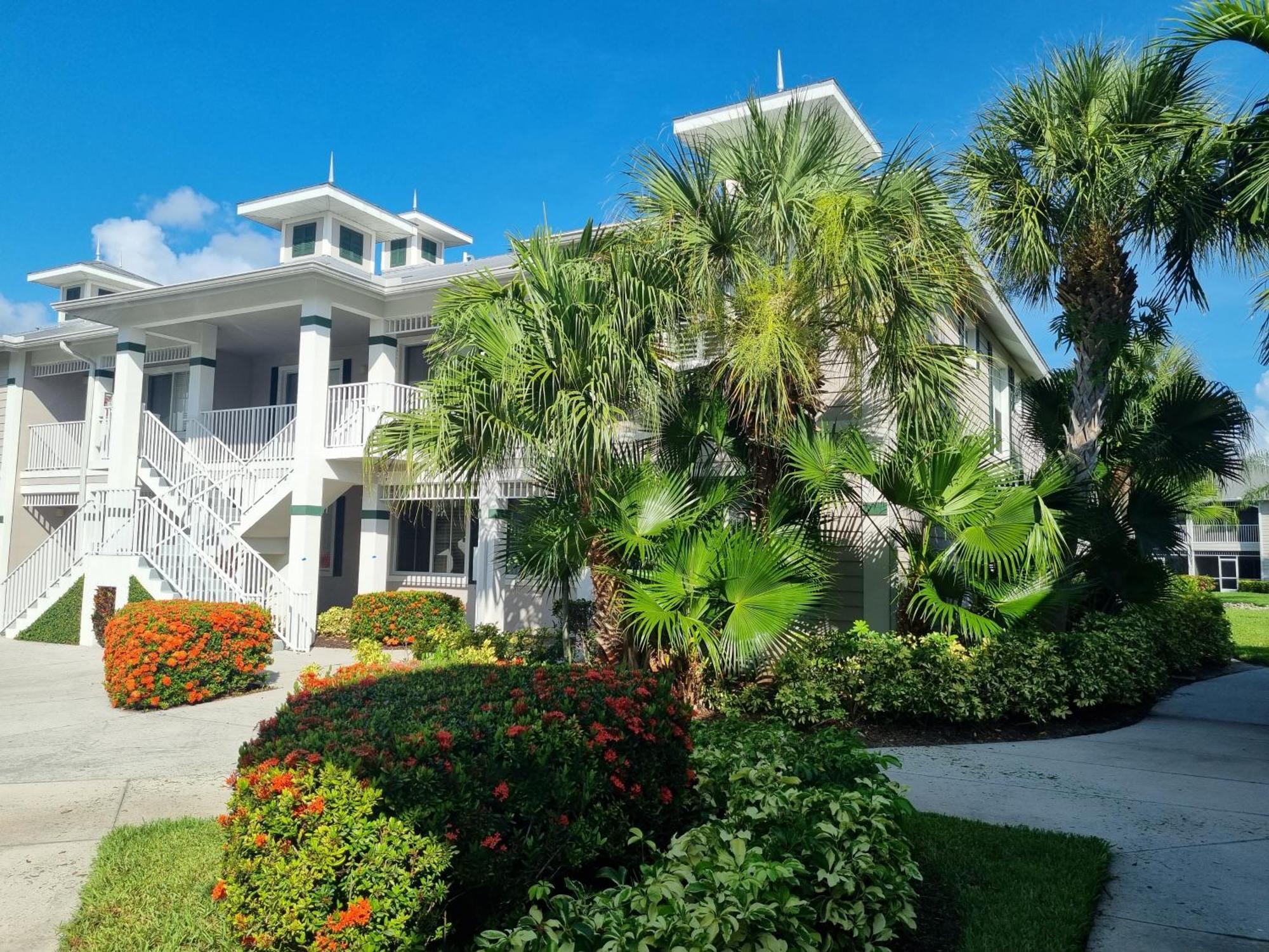 Stunning 2-Bedroom Plus Den Condo In Greenlinks Resort North North Naples Extérieur photo